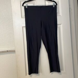 Blackmilk Matte 3/4 Length Leggings in XL